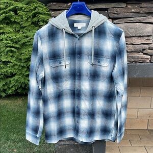 Aeropostale Blue and Gray Plaid Hoodie Shirt